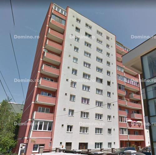Vanzare Apartament 2 Camere, Decomandat, Etaj Intermediar, Renovabil    