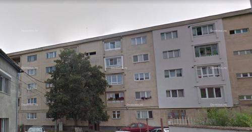 Vanzare Apartament 2 Camere, Decomandat, SemiCentral, Zona Linistita 