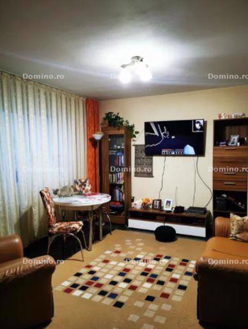 Vanzare Apartament 3 Camere, Mobilat, SemiUtilat, Zona Linistita 