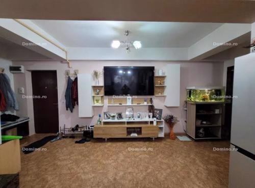 Vanzare Apartament 3 camere, Mobilat, Utilat, Zona Linistita 