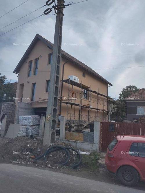 Vanzare Casa 4 Camere, Semifinisat, Gradina, Garaj